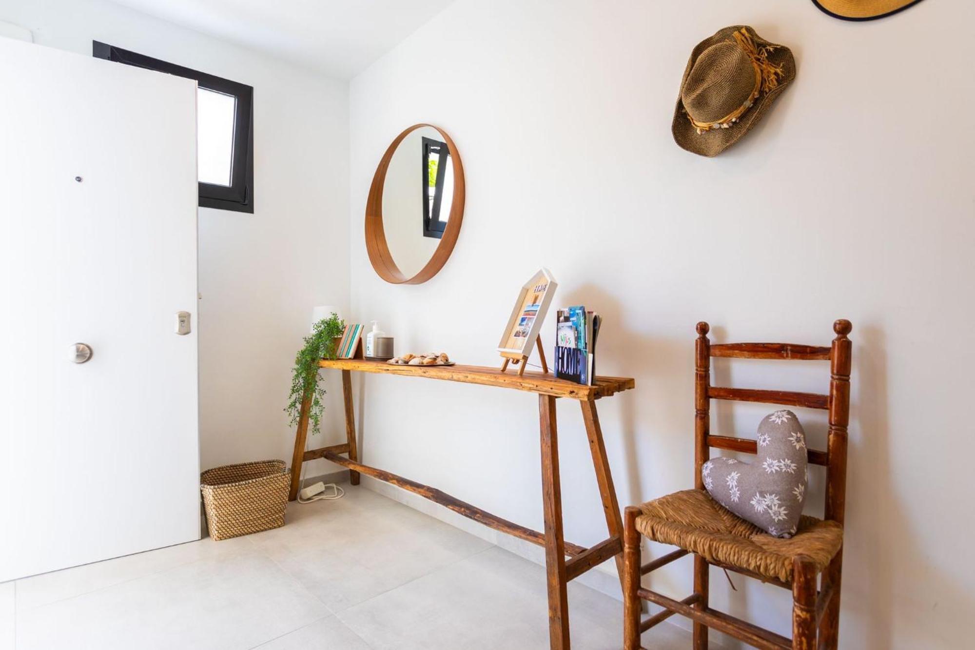 La Cala Beach Home - Beachfront Few Steps Away From Sandy Beach ลากาลาเดมิฮาส ภายนอก รูปภาพ