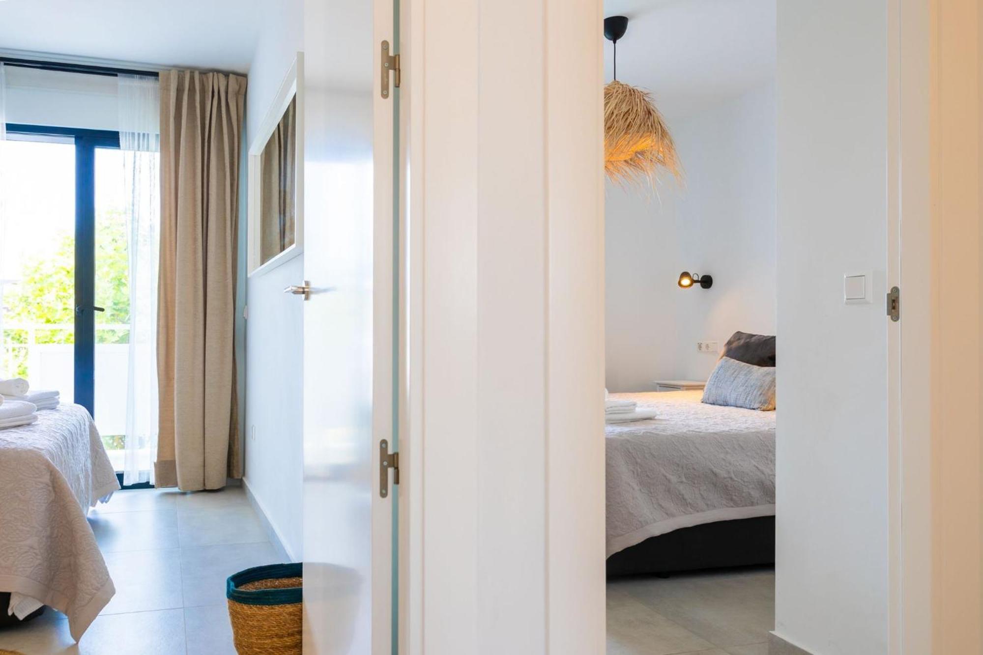 La Cala Beach Home - Beachfront Few Steps Away From Sandy Beach ลากาลาเดมิฮาส ภายนอก รูปภาพ